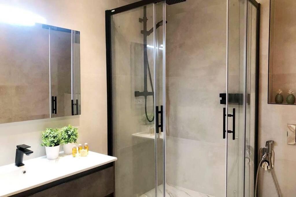 Hola Valencia - Holiday Apartments Экстерьер фото